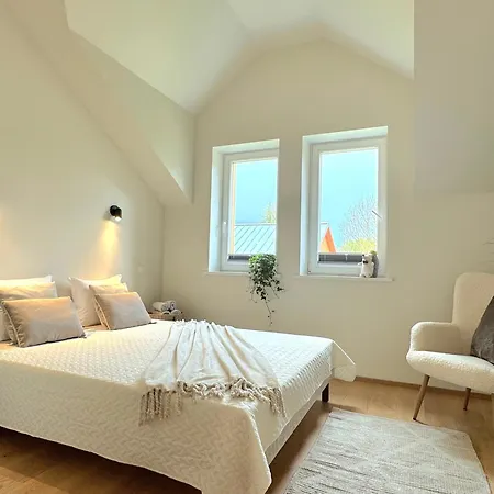 Cozy Apple Garden Family Apartmán